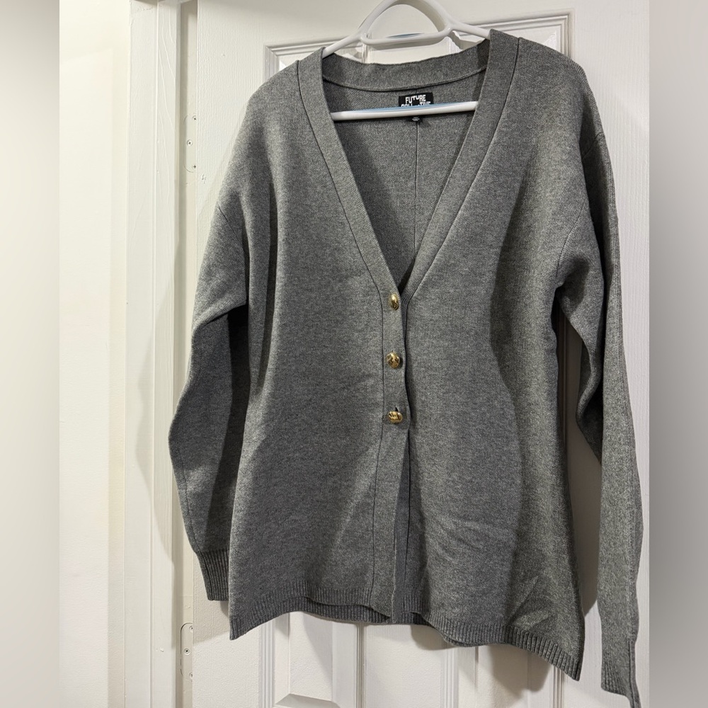Women's Future Collective M Gray V-Neck Button Cardigan Sweater